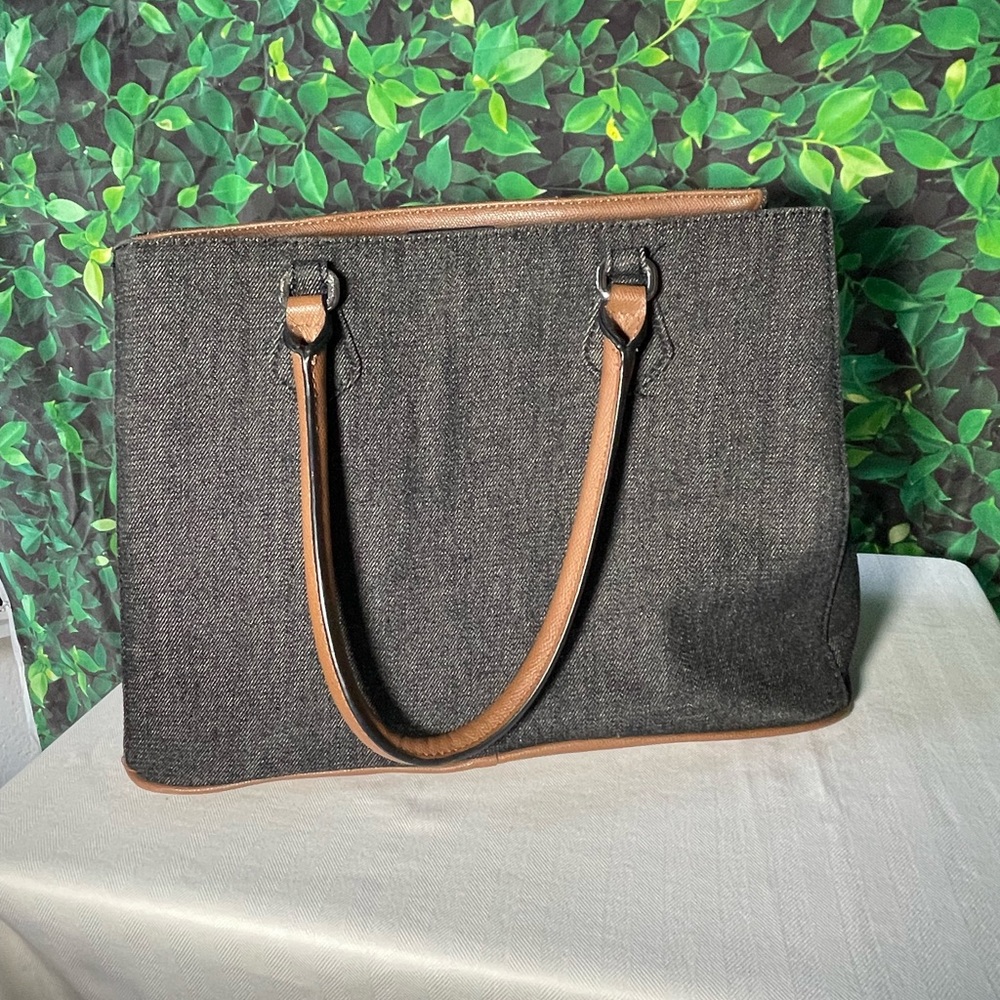 Guess Handbag - Picture 5 of 9